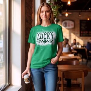 Gildan Lucky Vibes Green Graphic T-Shirt St Patricks Day Womens Medium
